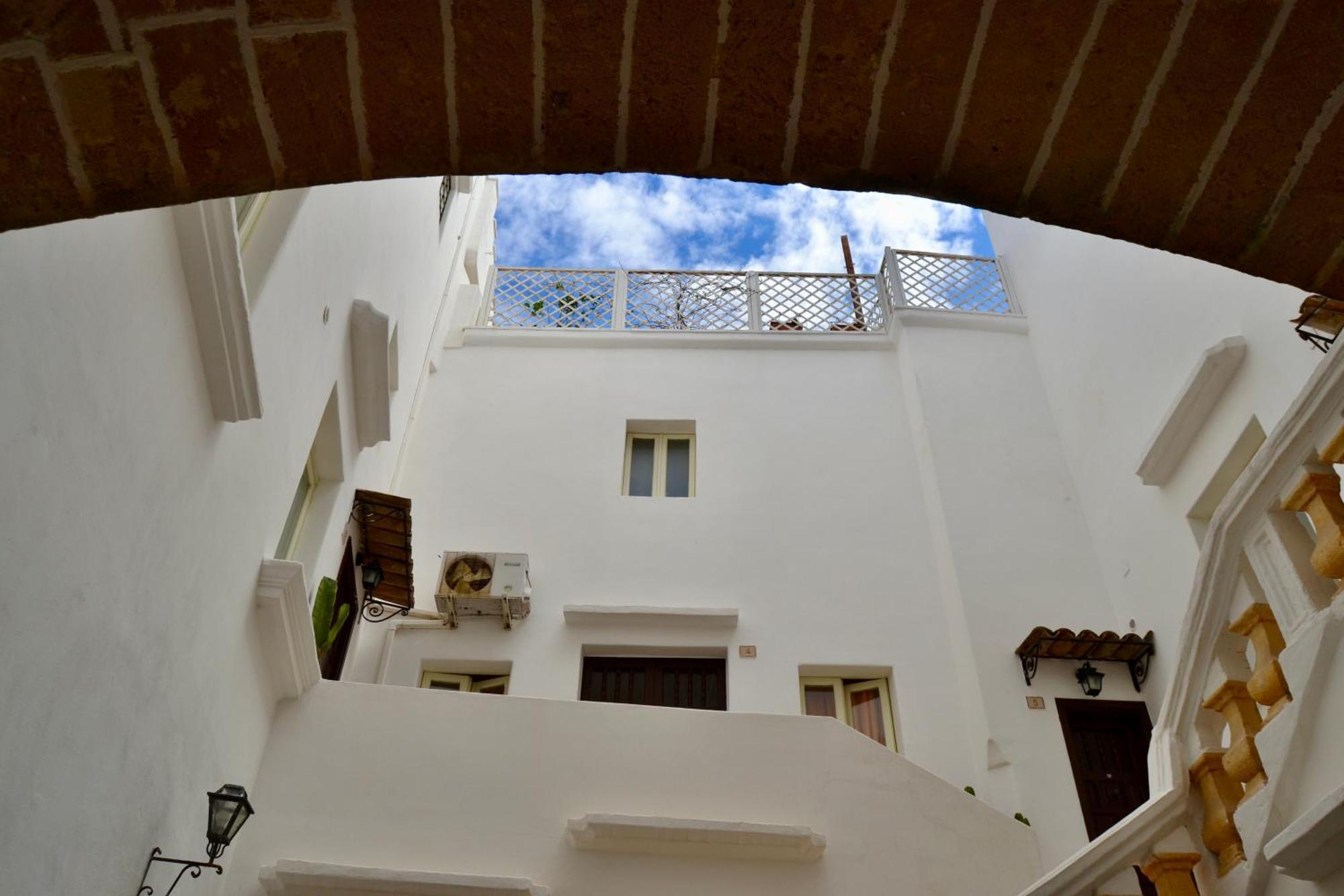 Kallistos Suites & Apartments Gallipoli Exterior foto
